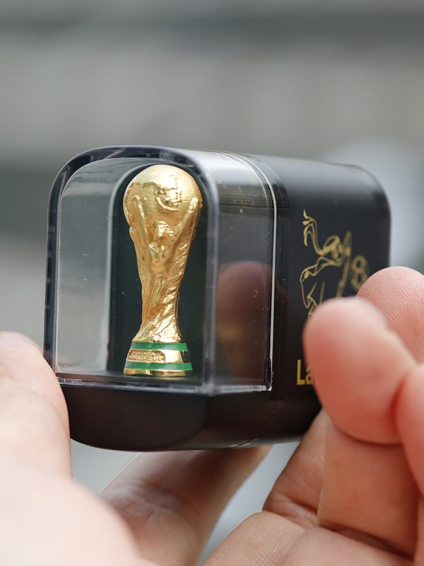 Qatar World Cup Foldable Charger 30W - Image 2